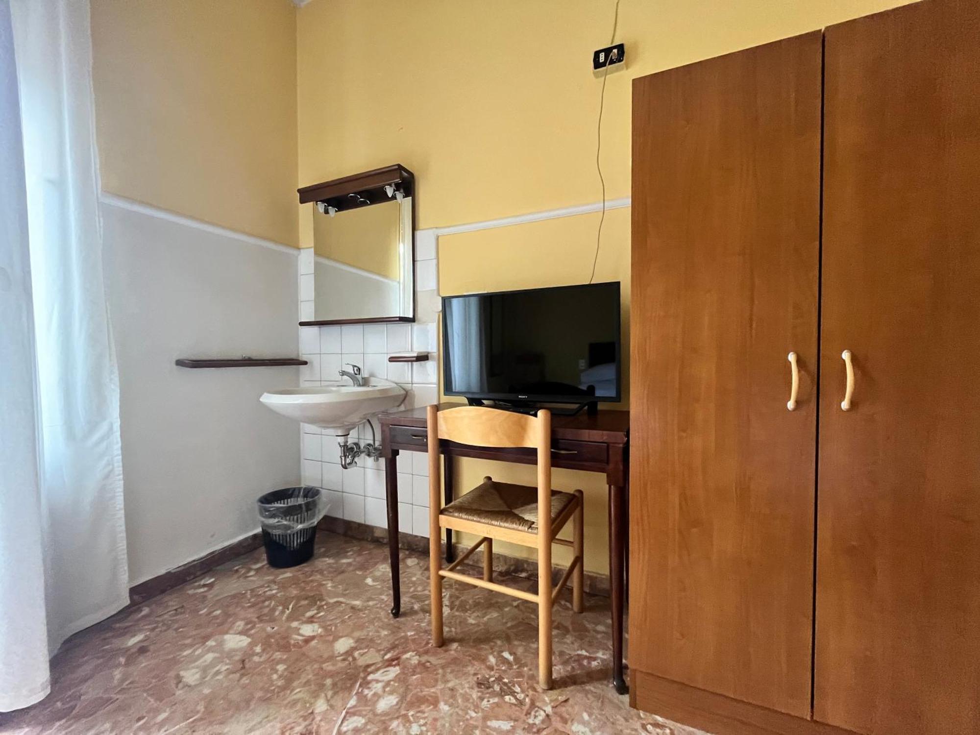 Hotel Parini Чезано-Босконе Экстерьер фото